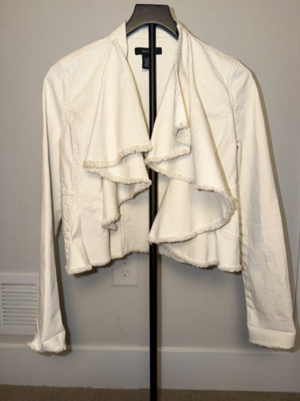 Arden B Women's White and Cream Denim Jacket